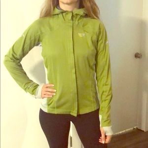 Mountain hardware jacket